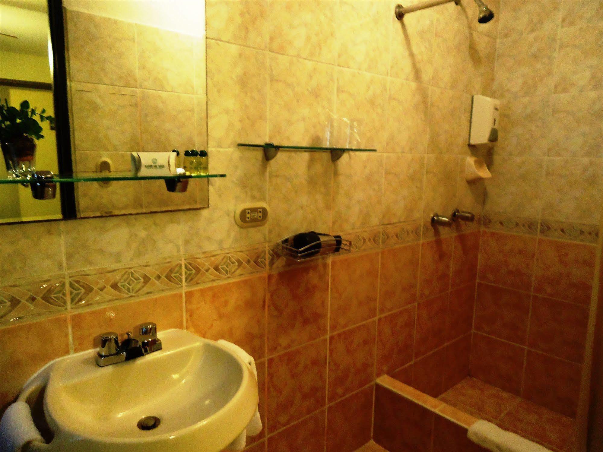 Leon De Oro Inn & Suites Λίμα Εξωτερικό φωτογραφία